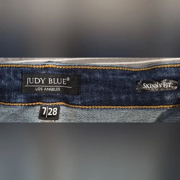 Judy Blue Midrise Skinny Raw Hem Jeans Size 7/28 - Picture 6 of 7